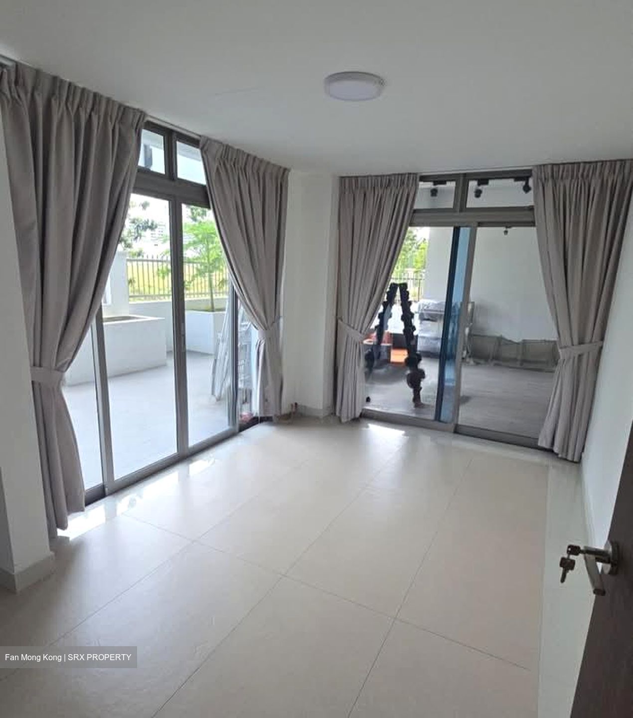 East Coast Hill (D16), Semi-Detached #574398941